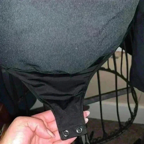 JoieBlack long sleeve Onsie Xs - Picture 3 of 6